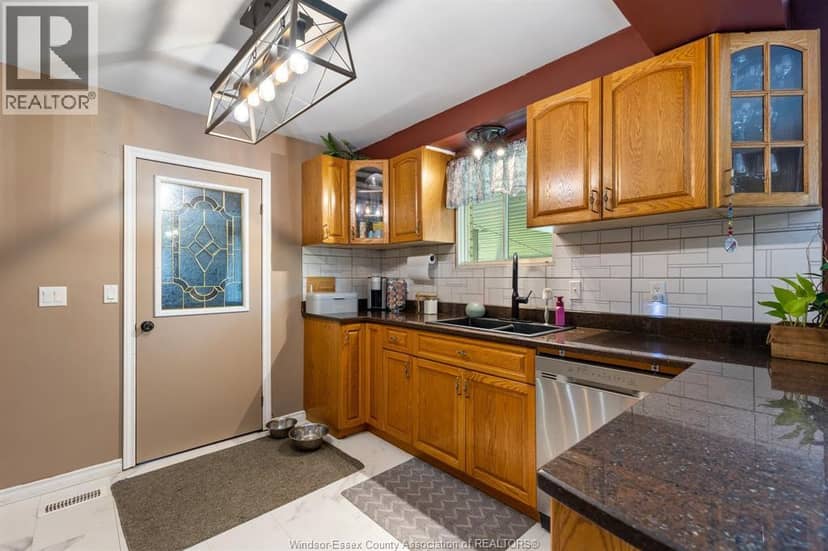 371 Oak Street — photo 16 of 40