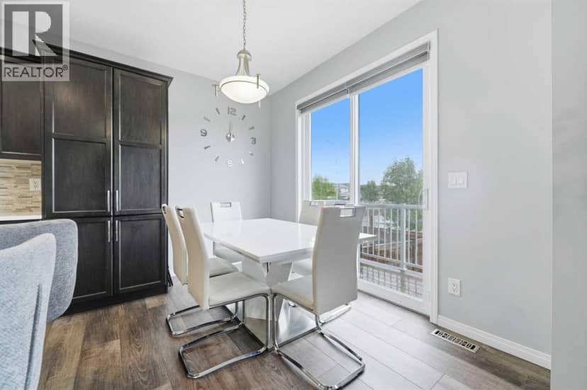 102 Yorkville Green SW — photo 15 of 40