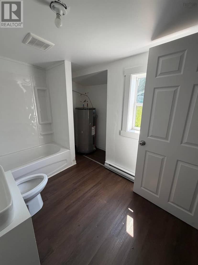 119 Victoria Road — photo 4 of 29