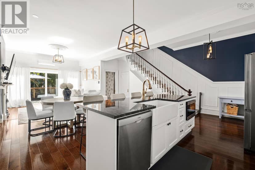 6028/6030 Cunard Street — photo 16 of 40