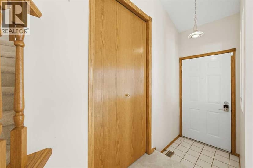 141 Woodbrook Road SW — photo 13 of 40