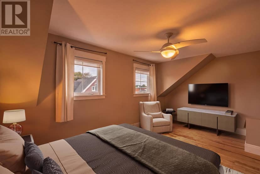 320B Queen Street — photo 13 of 30