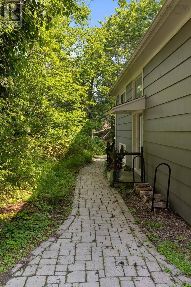 20 Kirk Road — photo 3 of 29