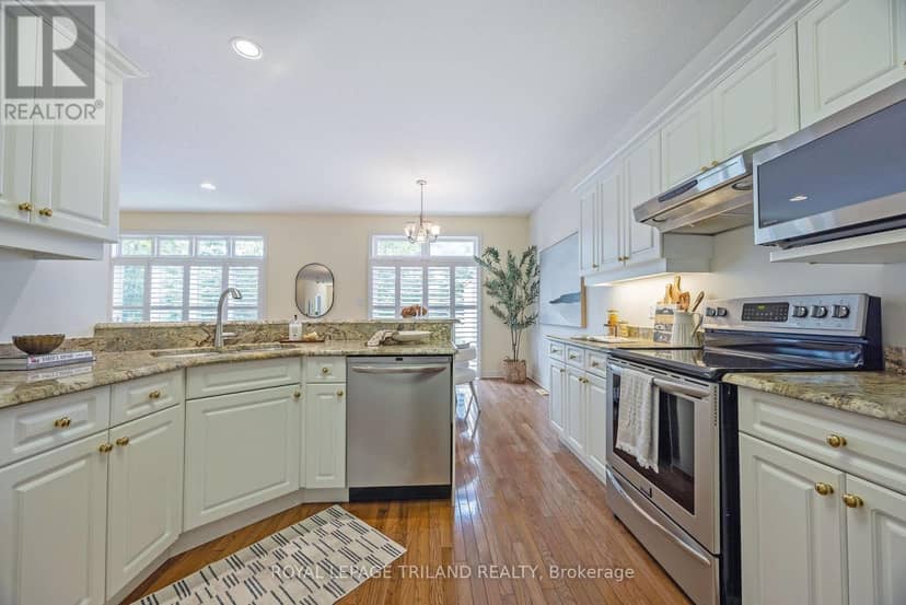 10 - 575 McGarrell Place — photo 23 of 40
