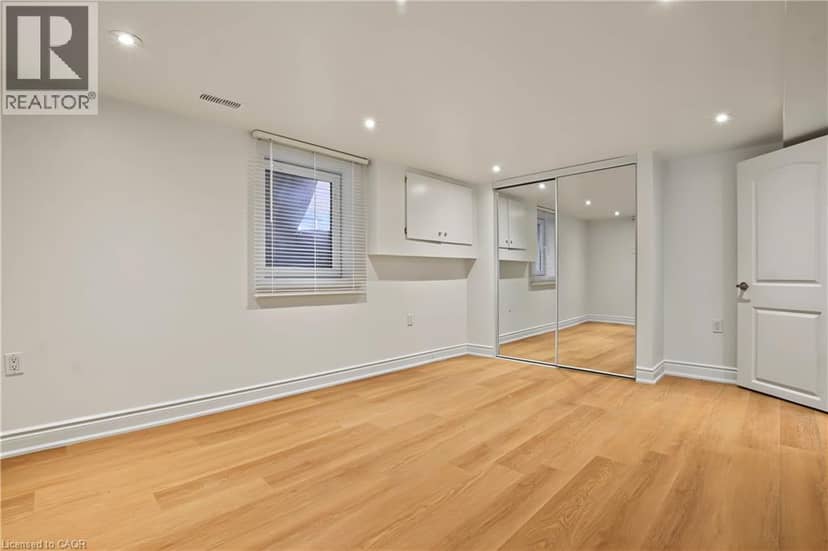 143 ELGIN Crescent — photo 24 of 38