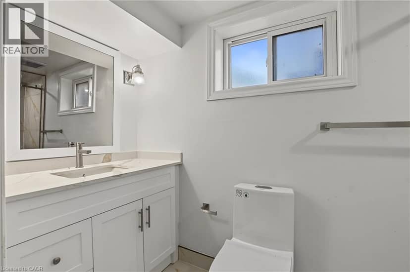 143 ELGIN Crescent — photo 9 of 38