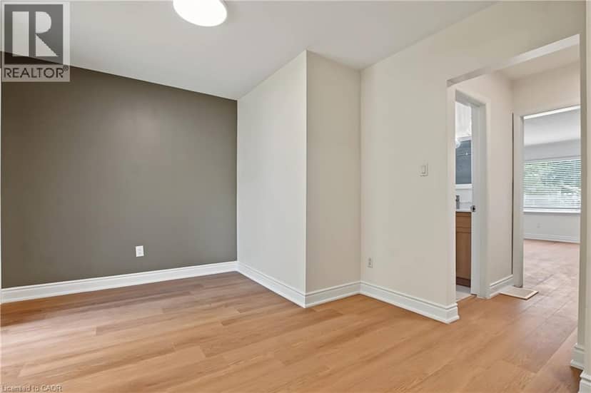 143 ELGIN Crescent — photo 33 of 38