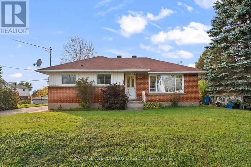566 Catherine Street S, Pembroke, photo 2