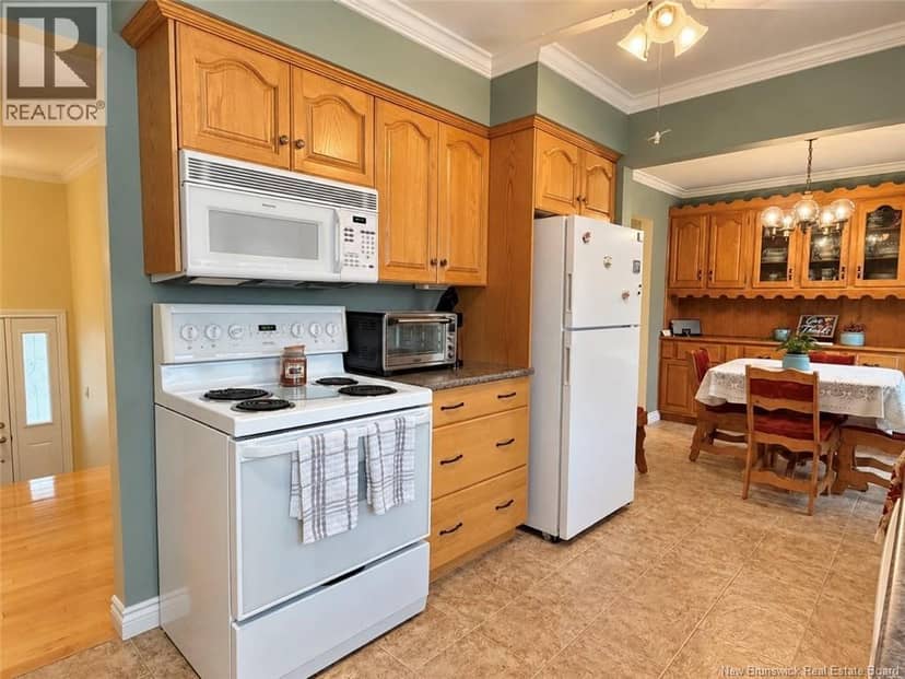 1235 Centennial, Bathurst, photo 3