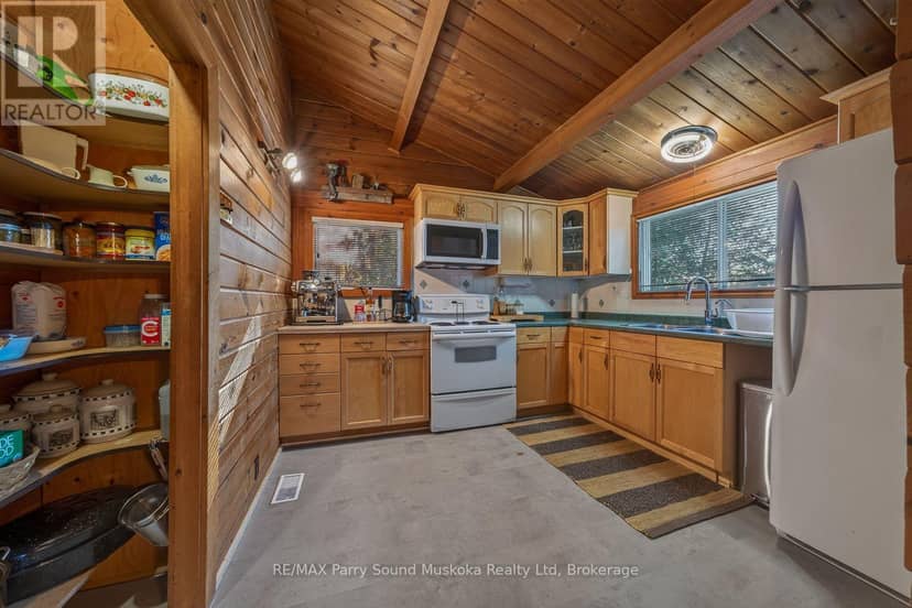101 Robinson Road — photo 14 of 40
