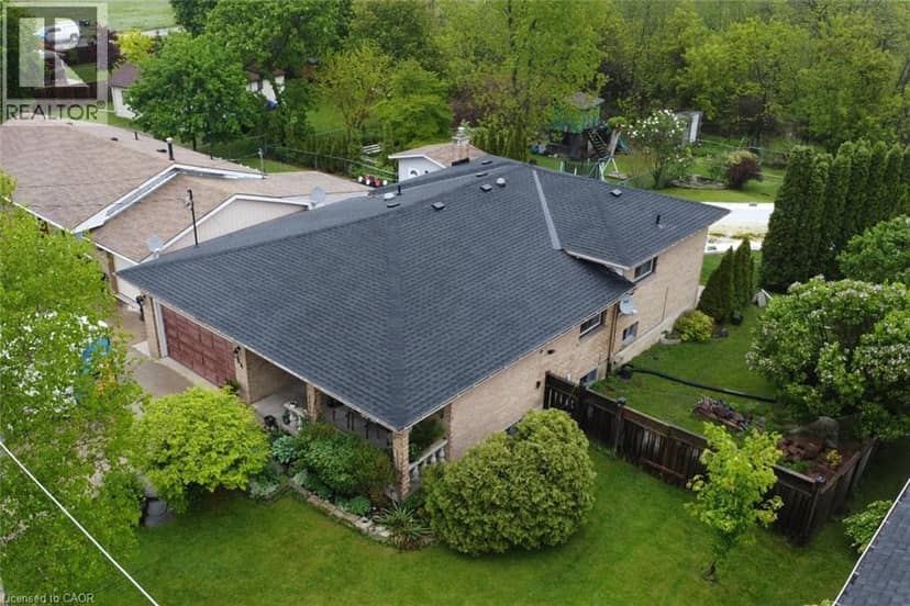 64 WINNETT Street N, Cayuga, photo 2