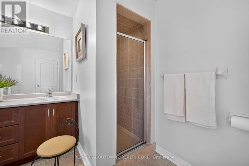 2447 Highmount Crescent — photo 35 of 40