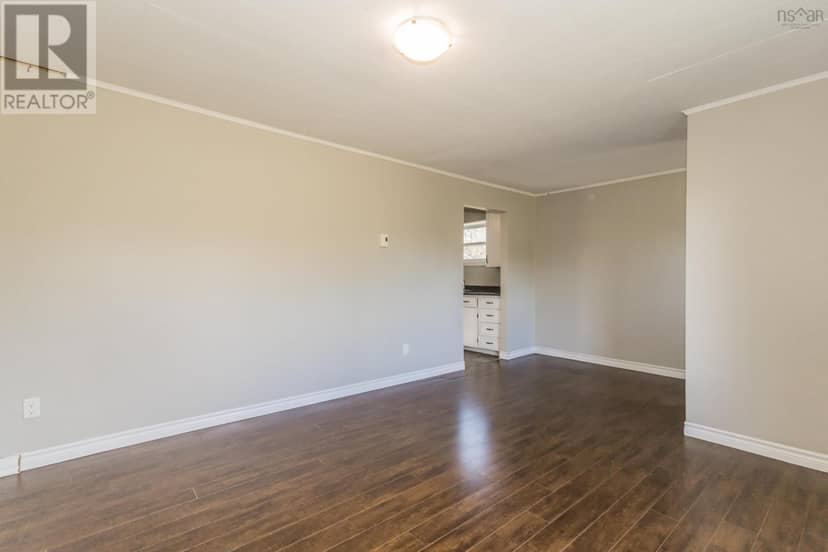 1063/1065 Camhill Court — photo 10 of 27