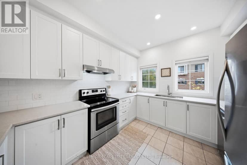 1233 Azinger Lane — photo 12 of 40