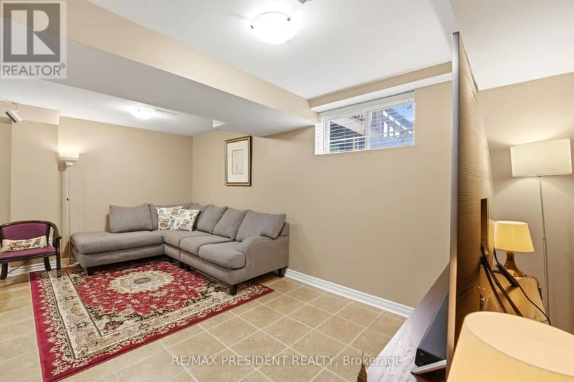 23 - 45 Seabreeze Crescent — photo 25 of 32