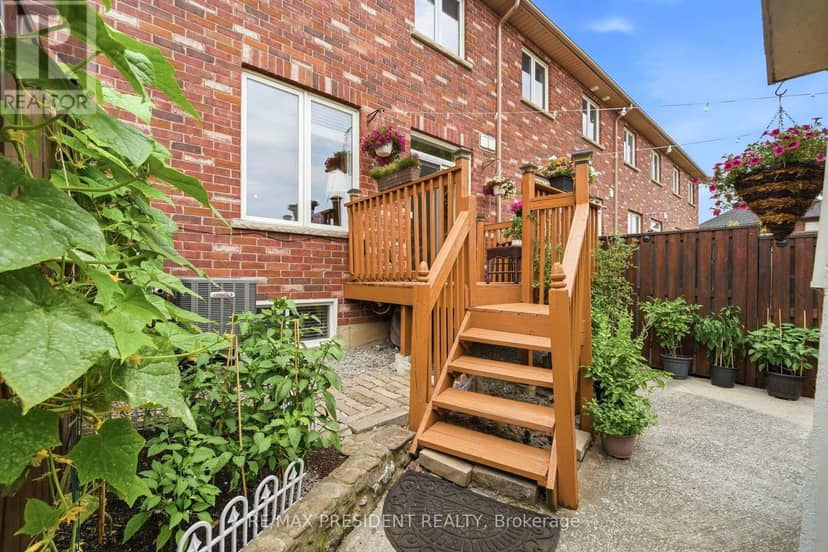 23 - 45 Seabreeze Crescent — photo 31 of 32