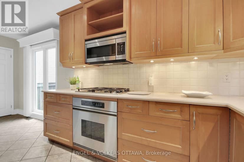 24 Tammela Court — photo 10 of 40