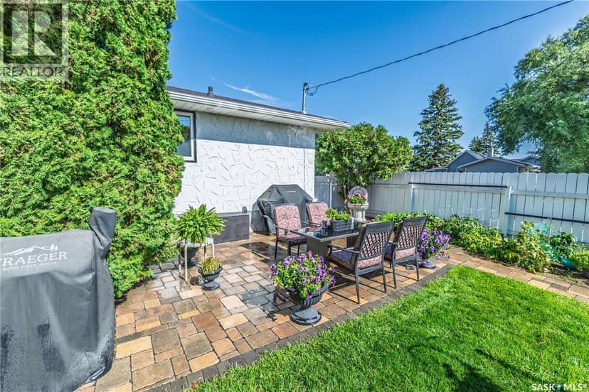 1403 Hochelaga STREET W, Moose Jaw, photo 5