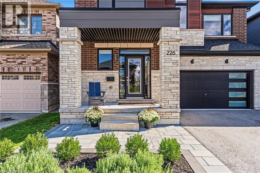 226 MIDLAND Place, Welland, photo 2