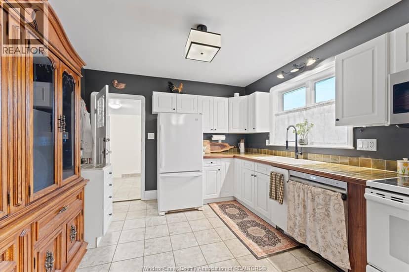 1746 Alexis ROAD — photo 7 of 36