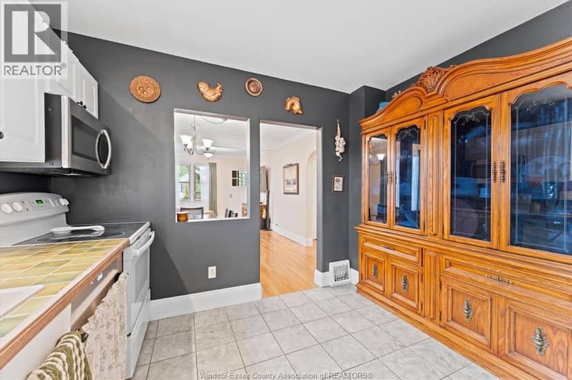 1746 Alexis ROAD — photo 9 of 36