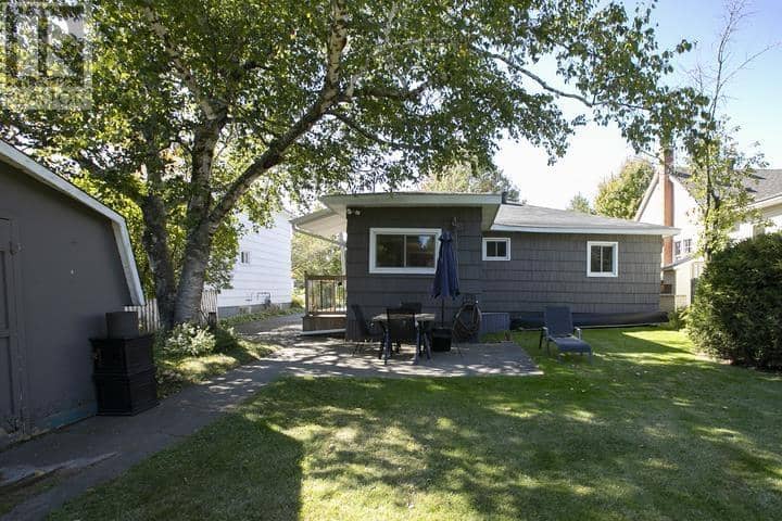 552 Lake ST — photo 9 of 40