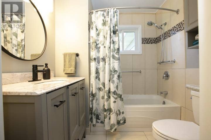 552 Lake ST — photo 33 of 40