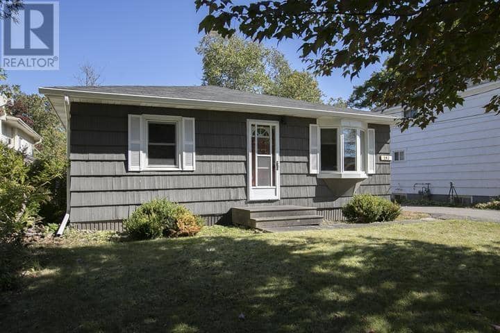 552 Lake ST — photo 3 of 40