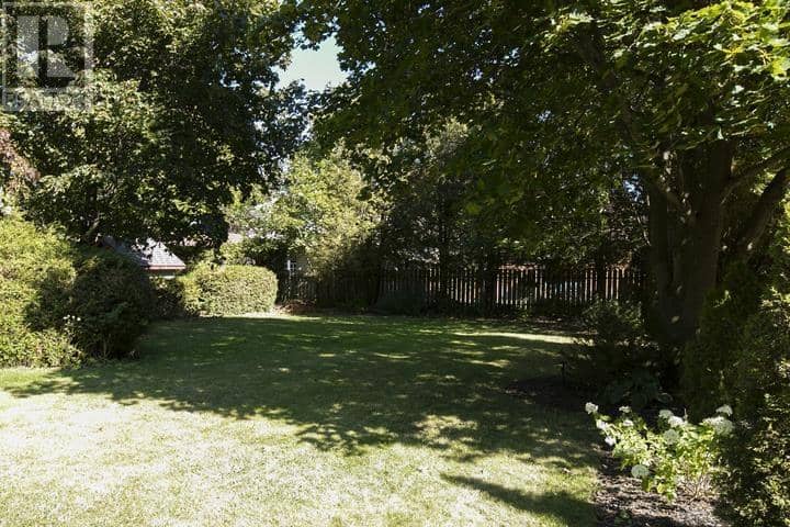 552 Lake ST — photo 8 of 40