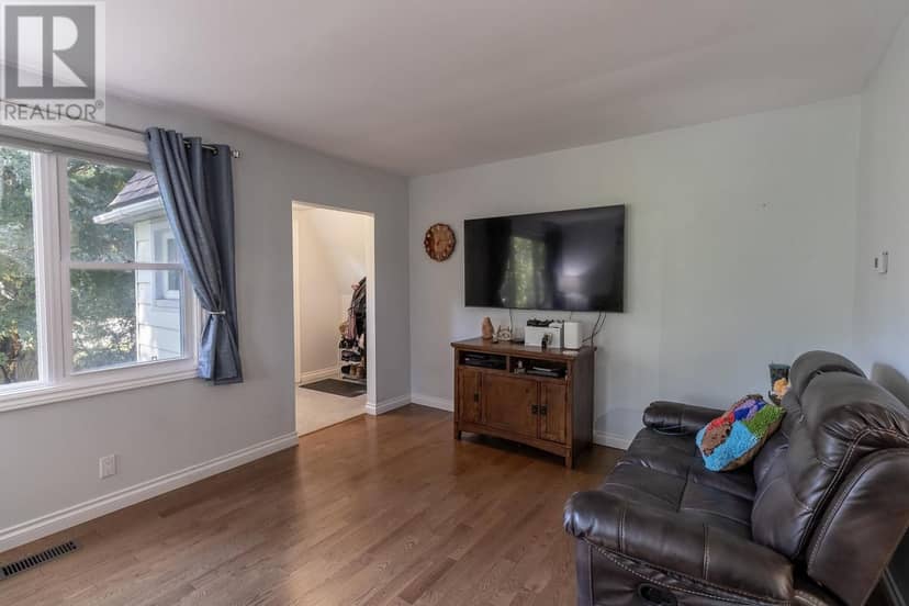 1310 Peoples RD — photo 11 of 28