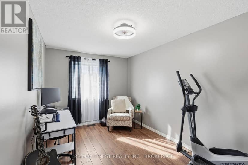 1377 Brackenwood Crescent — photo 26 of 40