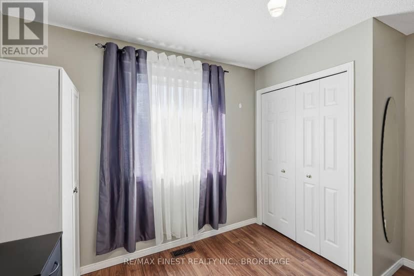 1377 Brackenwood Crescent — photo 30 of 40