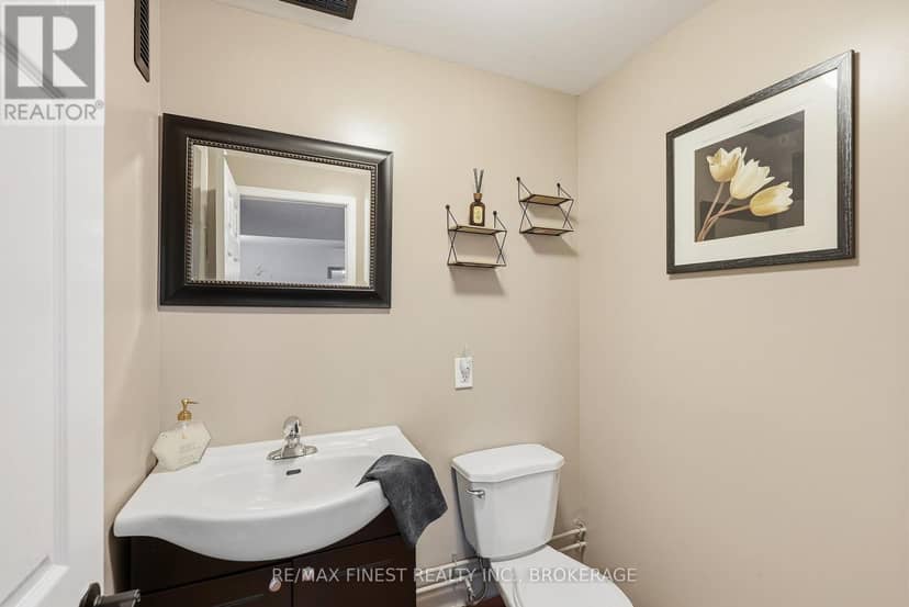 1377 Brackenwood Crescent — photo 36 of 40