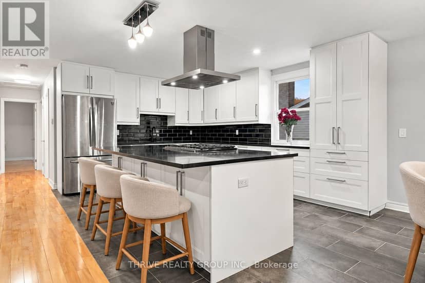708 Village Green Avenue, London South, photo 7