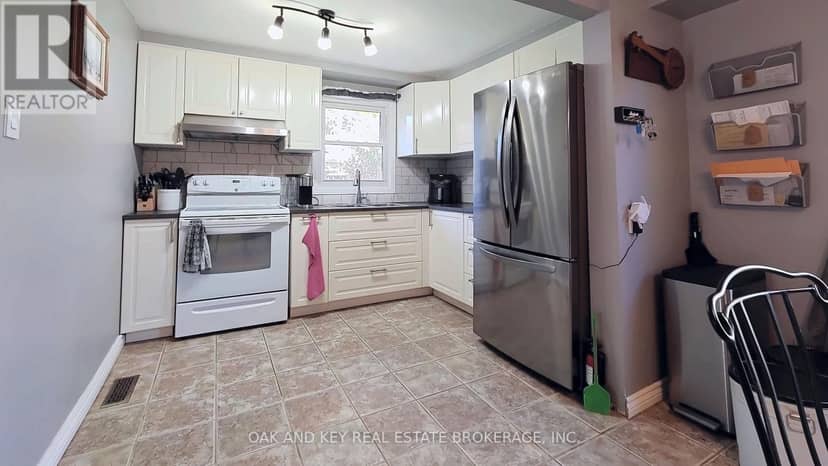 25 Timberlane Crescent — photo 10 of 25