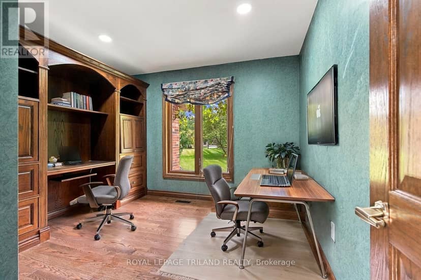 716 Franklinway Crescent — photo 10 of 40