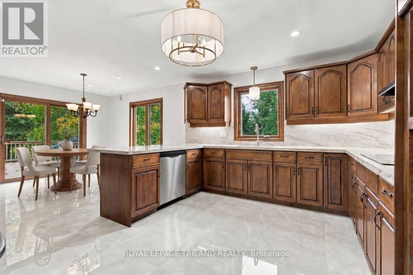 716 Franklinway Crescent — photo 11 of 40