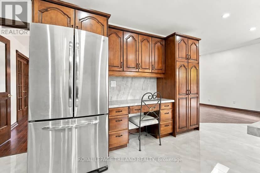 716 Franklinway Crescent — photo 14 of 40