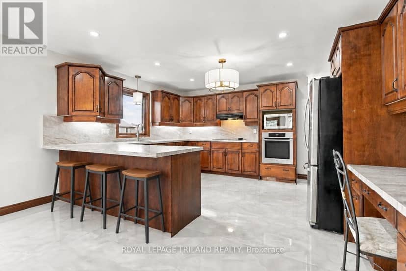 716 Franklinway Crescent — photo 15 of 40