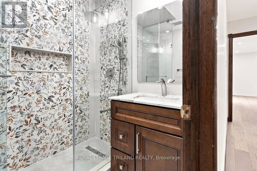 716 Franklinway Crescent — photo 27 of 40