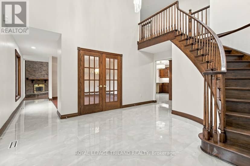 716 Franklinway Crescent, London North, photo 5