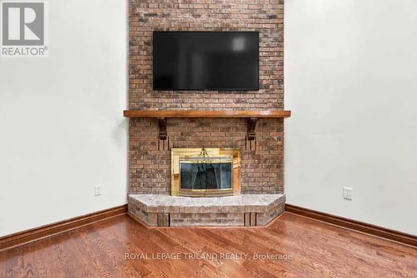 716 Franklinway Crescent — photo 9 of 40
