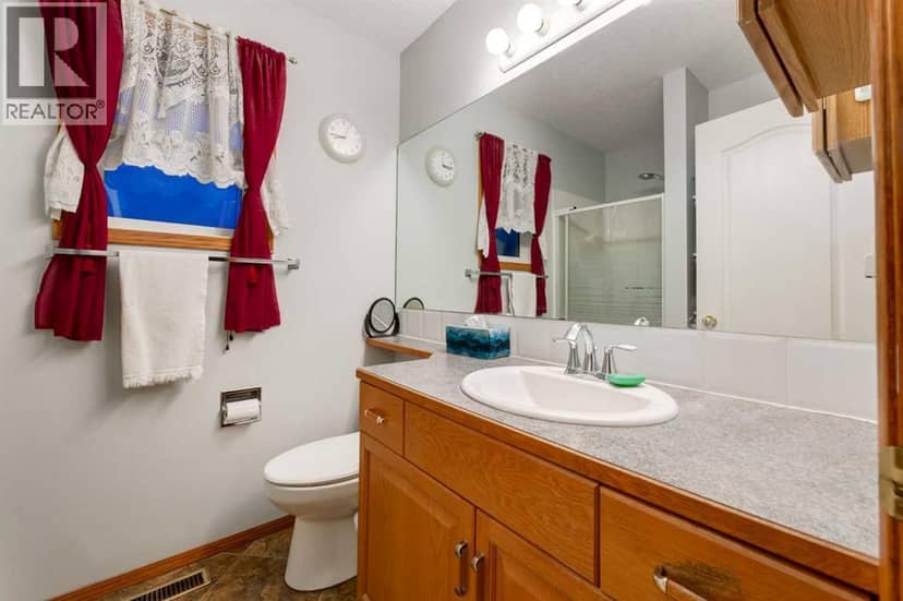 701 19 Street SE — photo 17 of 38