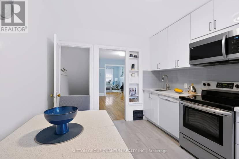 41 Manning Avenue — photo 10 of 31