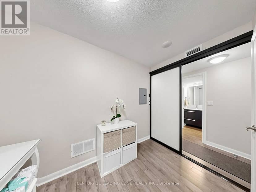 2508 - 600 Fleet Street — photo 23 of 40
