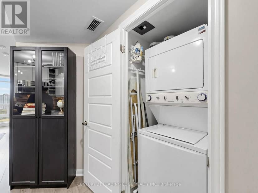 2508 - 600 Fleet Street — photo 24 of 40