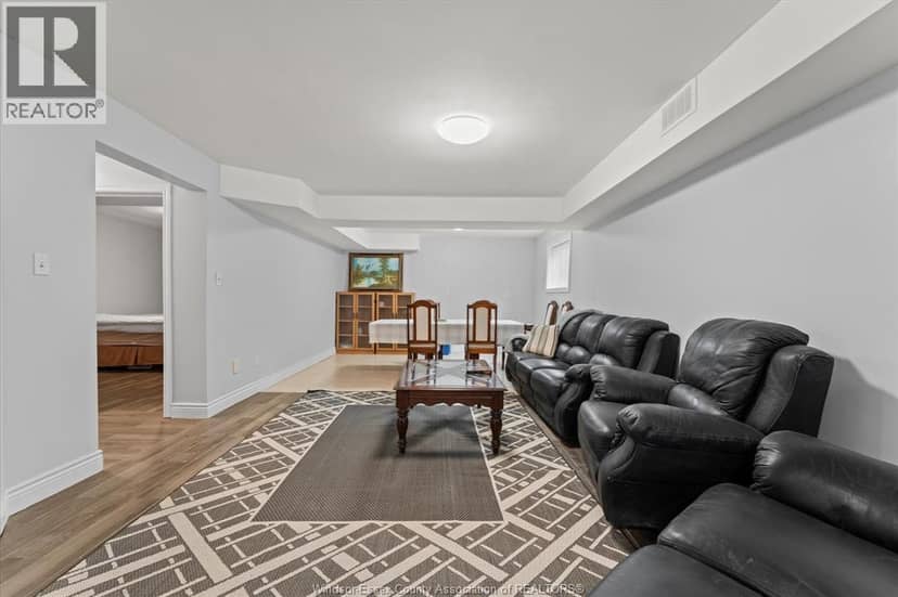 2820 Wildberry CRESCENT — photo 25 of 40