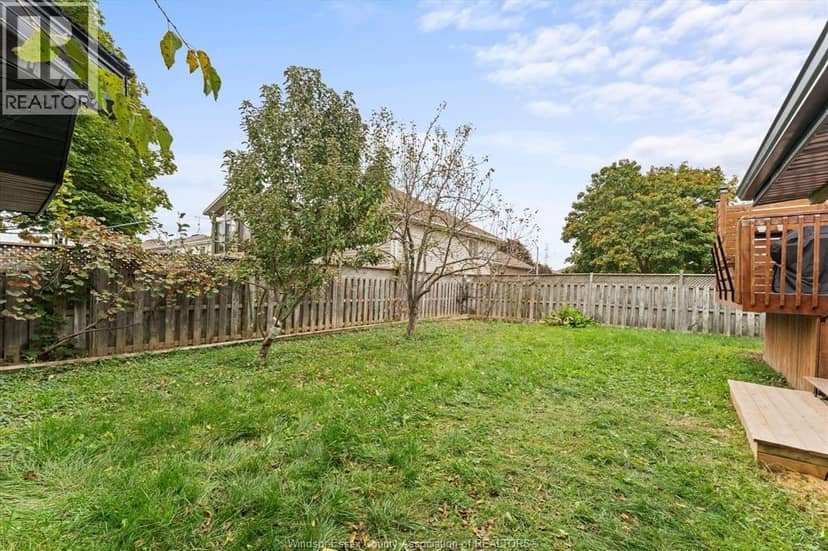 2820 Wildberry CRESCENT — photo 34 of 40