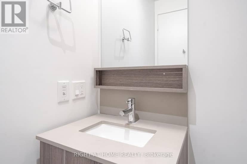 1005 - 5 Buttermill Avenue — photo 15 of 38