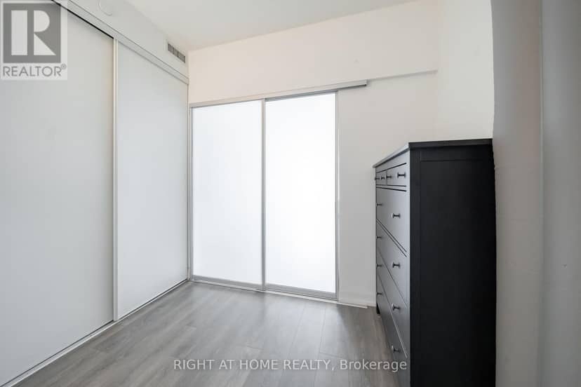 1005 - 5 Buttermill Avenue, Vaughan, photo 8